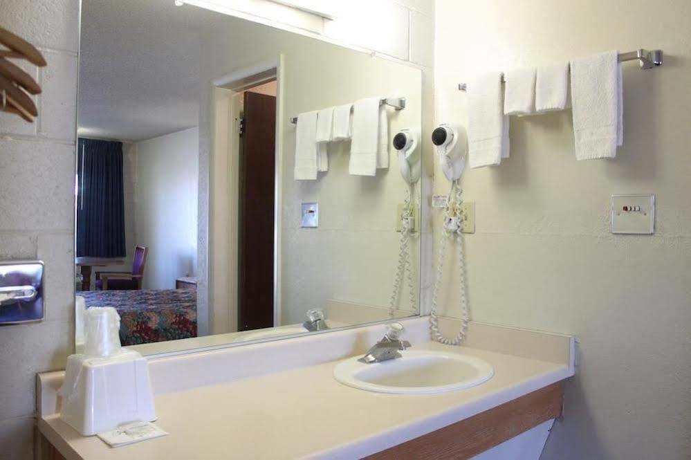 River Inn Susanville Bagian luar foto