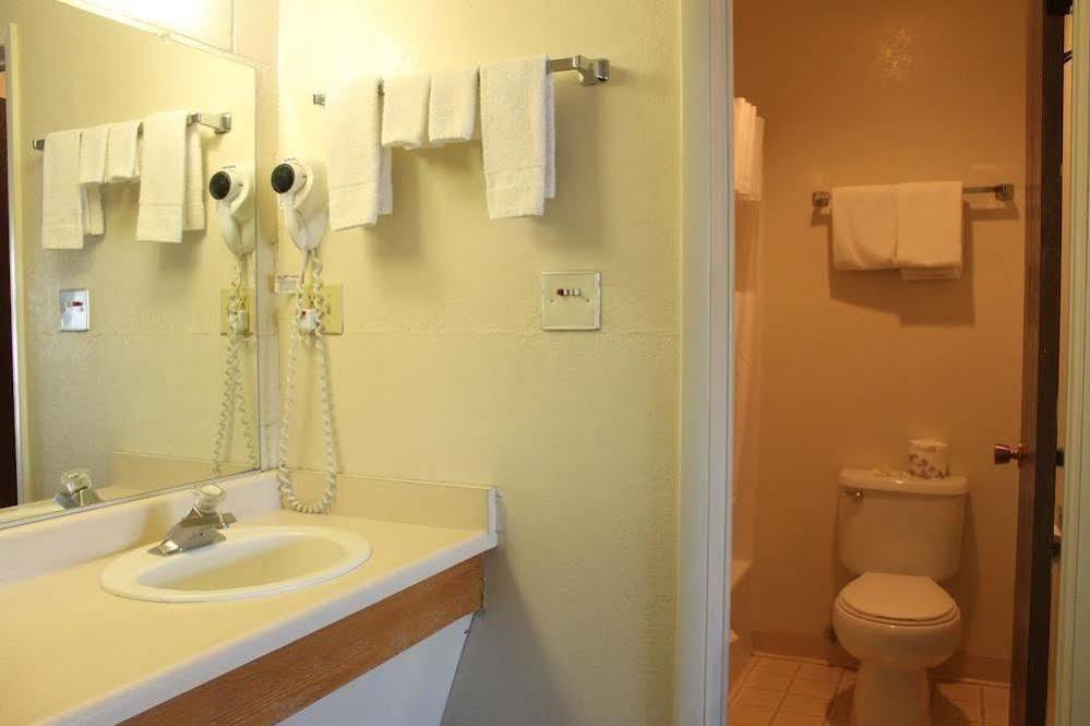 River Inn Susanville Bagian luar foto