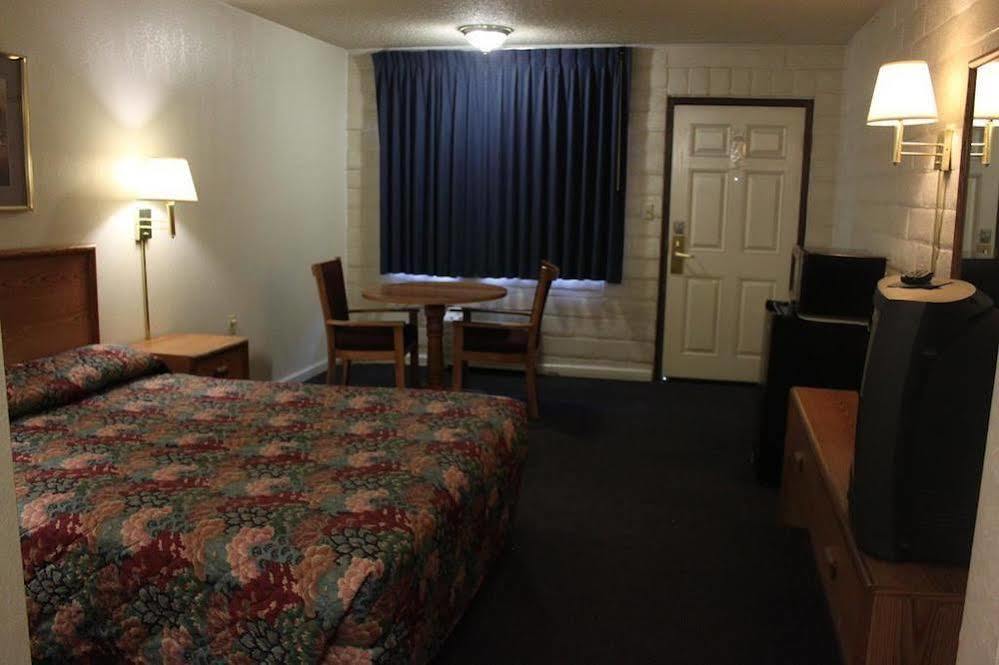 River Inn Susanville Bagian luar foto
